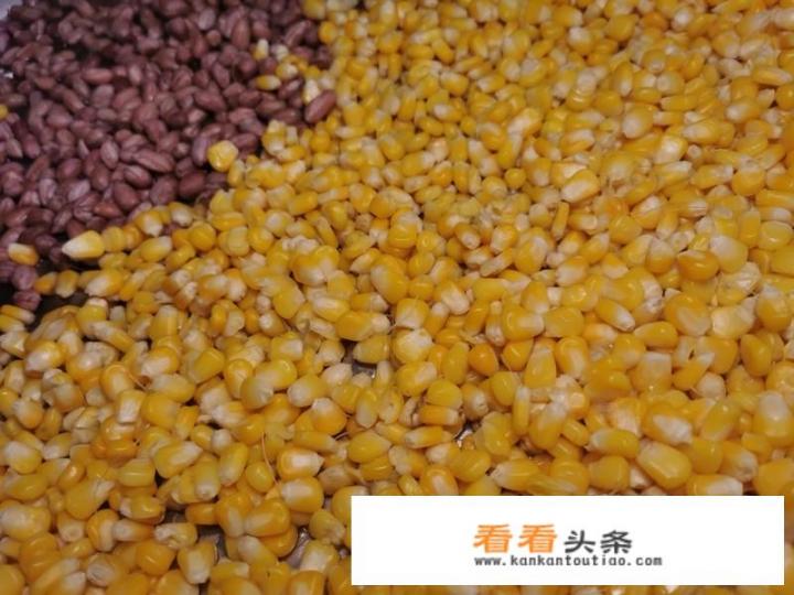 红豆黑米葡萄干糯米团子做法？红豆糯米粉蒸的团子的做法？