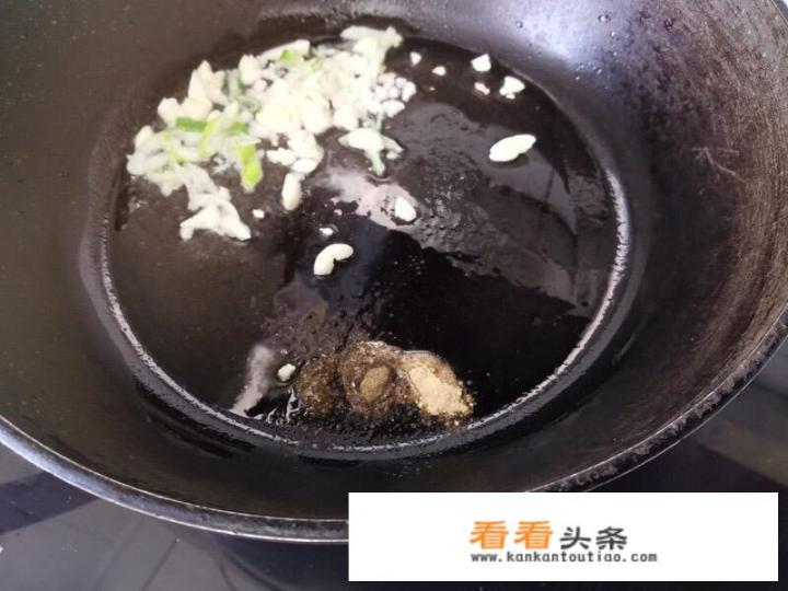 蘑菇油菜怎么做？油菜蘑菇家常做法？