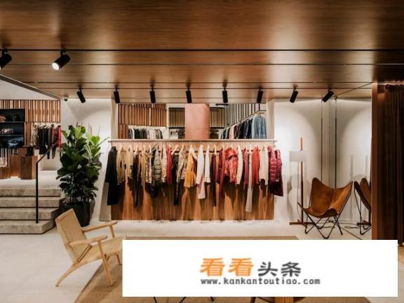 服装店玻璃窗如何装饰？服装店装修布局技巧？