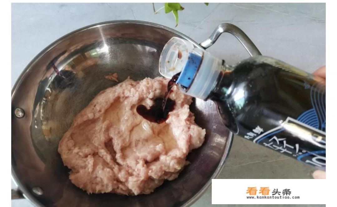 粉蒸肉饼的家常做法？白菜蒸肉饼的家常做法？