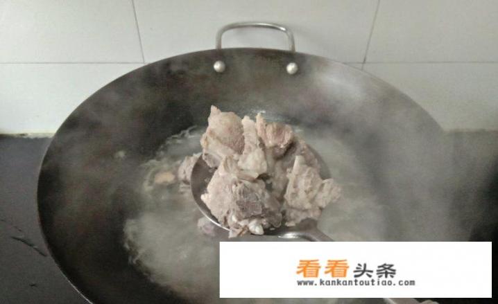 糖醋排骨正确做法？糖醋排骨的做法和腌制方法？