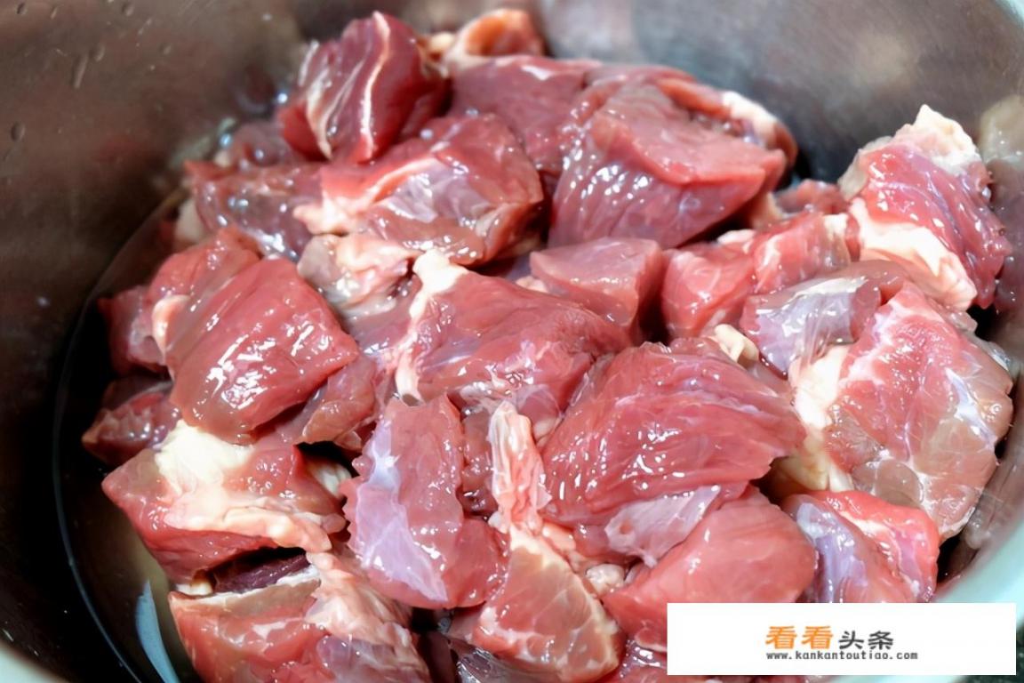 白萝卜炖牛肉做法？白萝卜炖牛肉怎么做好吃？