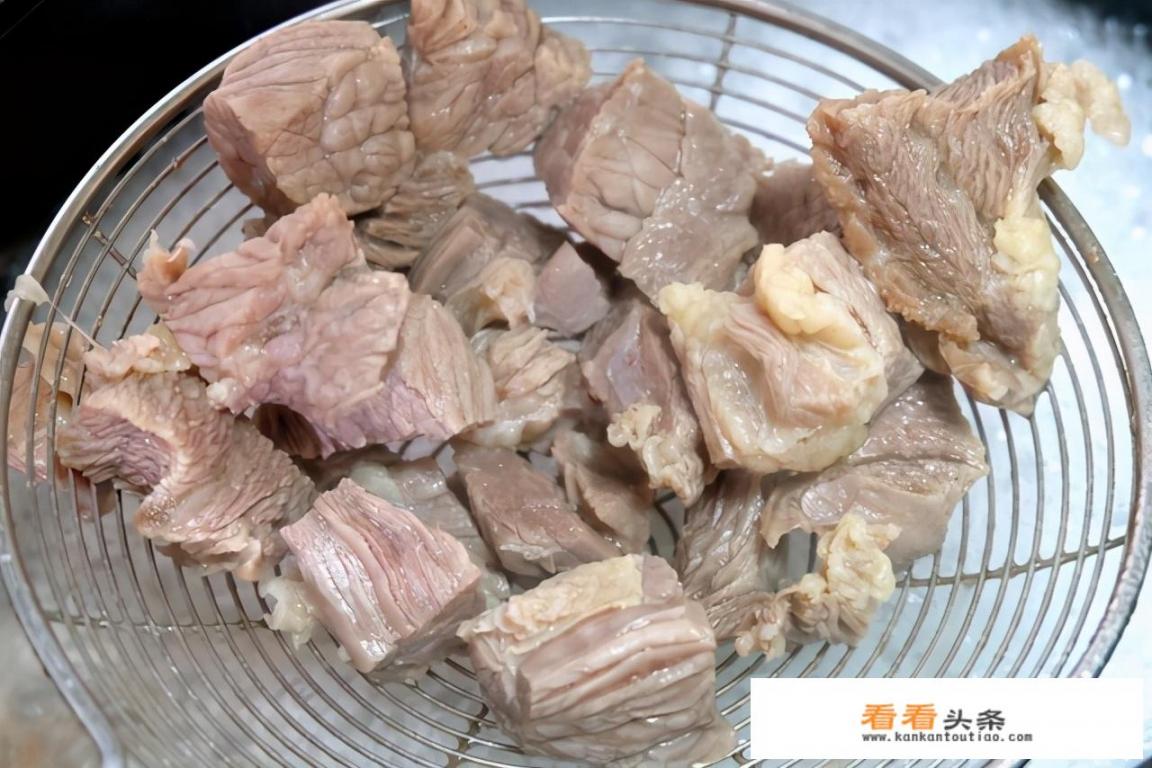 白萝卜炖牛肉做法？白萝卜炖牛肉怎么做好吃？