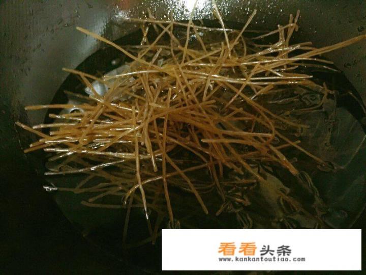 炒花白丝最正宗的做法？莲白炒西红柿做法？