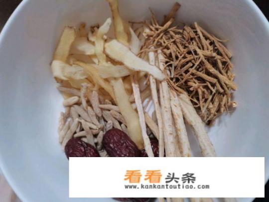 家常清汤火锅的做法？清汤羊肉火锅最正宗的做法？