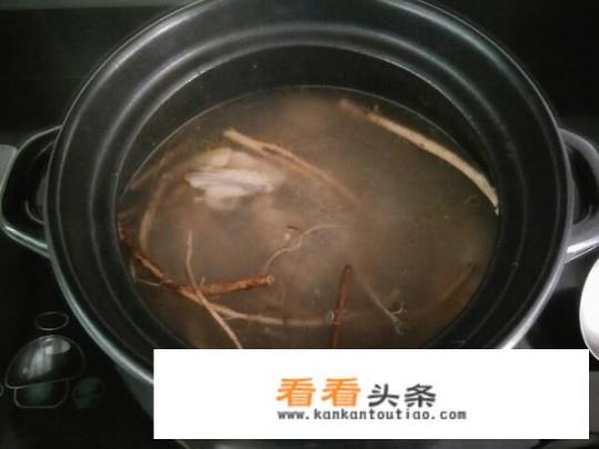 广东人五指毛桃炖鸡汤最正宗做法？五指毛桃最佳搭配？