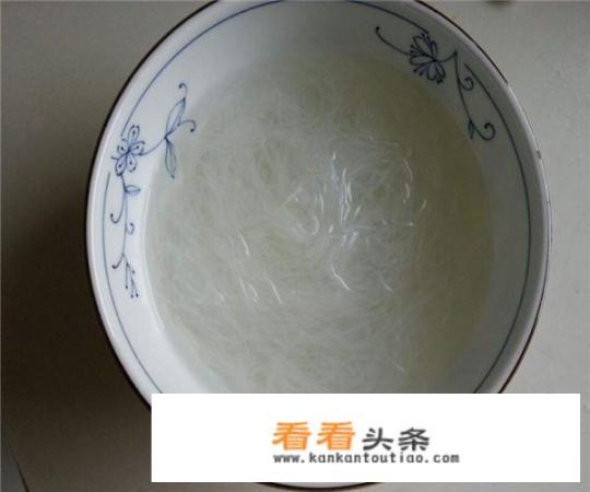 蒜蓉粉丝蟹味棒金针菇做法？如何做蒜蓉粉丝金针菇？