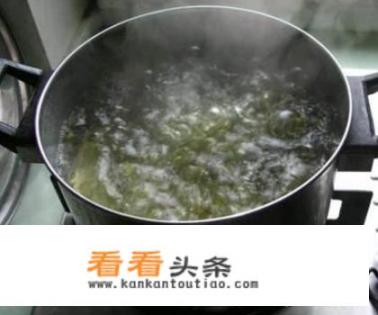 去火绿豆汤的做法？熬绿豆汤应该用大火还是小火？