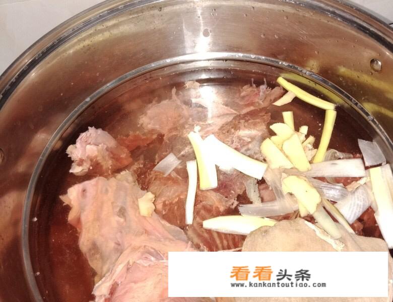 腊汁牛肉夹馍卤肉配方？