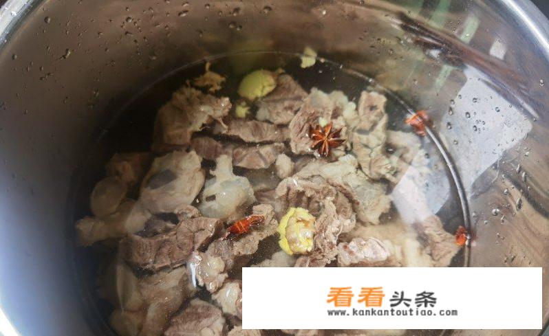 胡萝卜烧牛肉的做法？