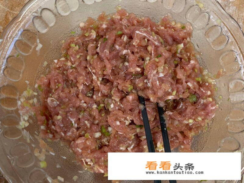 大馅馄饨包法？