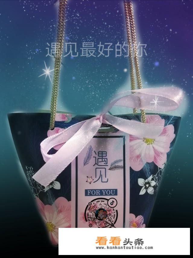 你觉得拼多多跟淘宝哪个购物体验好一点