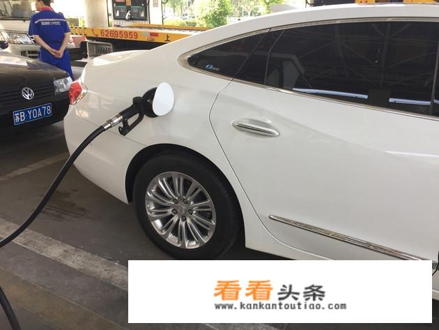 油电混合的车，加满一箱油能开多少公里