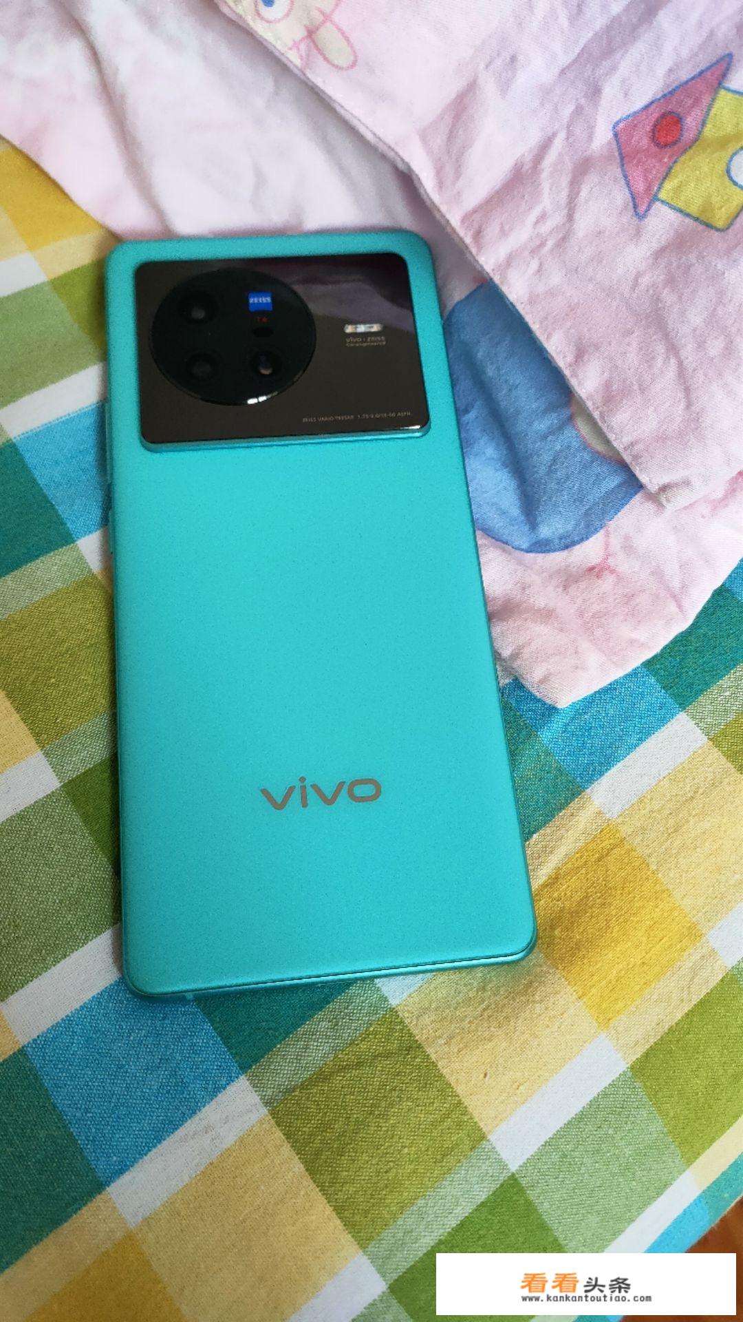 蓝厂内斗！同样的价格，iQOO 10和vivo X80谁更值得入手