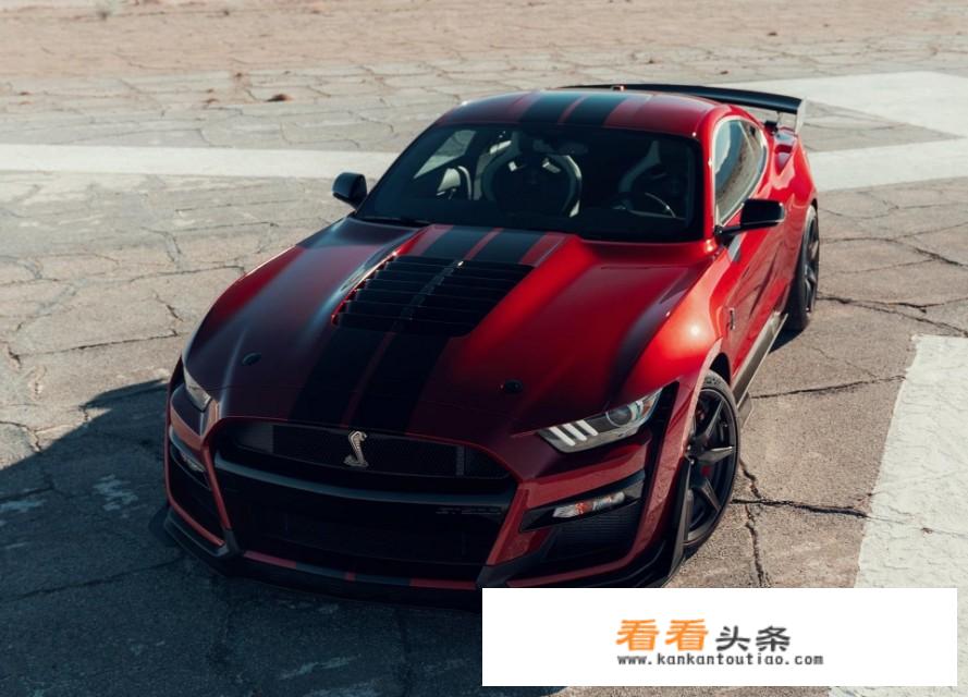 预算30-40万，宝马4系最低配和福特野马Mustang，该如何选