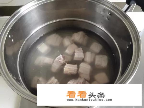 红烧肉到底要不要焯水？红烧肉的具体做法是怎样的