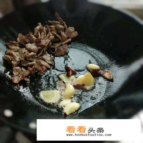 牛肉炖粉条怎么做好吃？_牛肉炖粉条怎么做好吃