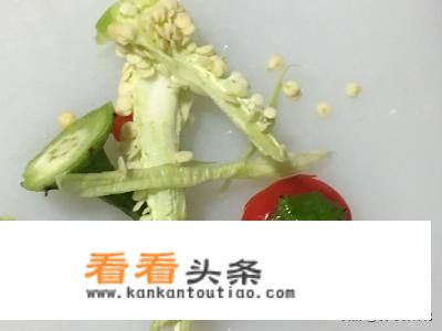 辣椒炒肉片怎么做？_辣椒炒肉丝怎么做