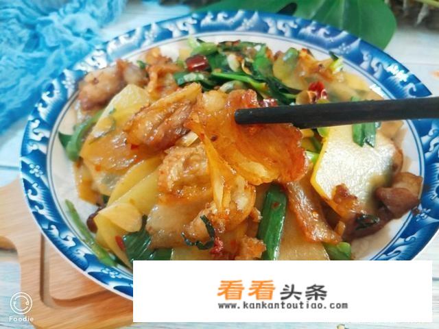 土豆炒肉片的简单做法是什么？_大蒜炒肉片的家常做法