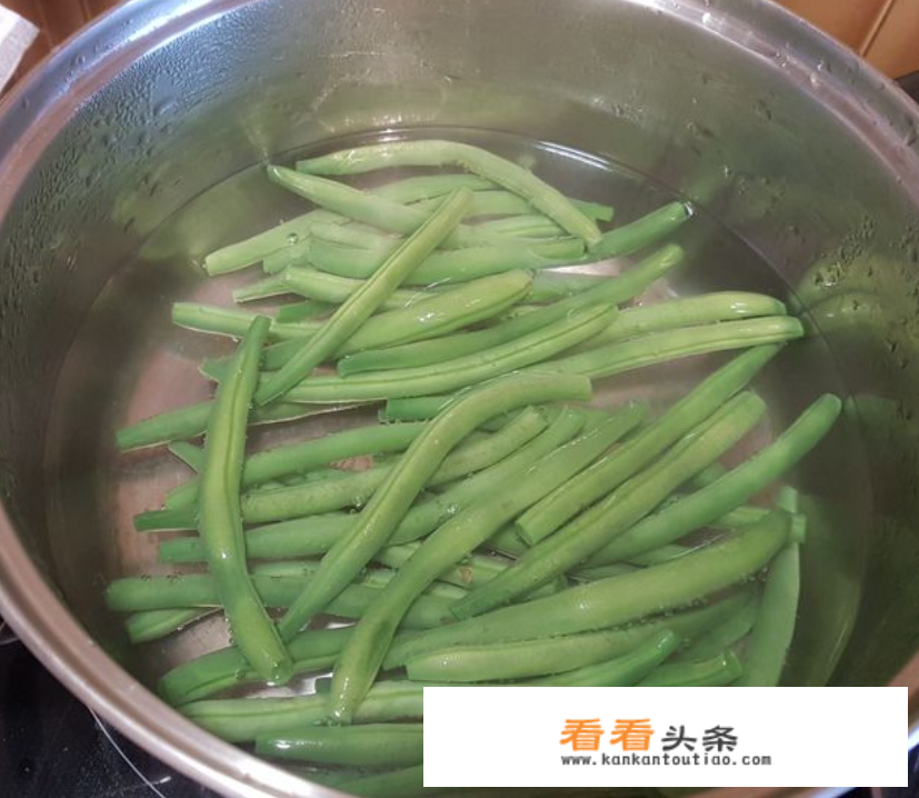 如何烹饪美味的短豆角素炒