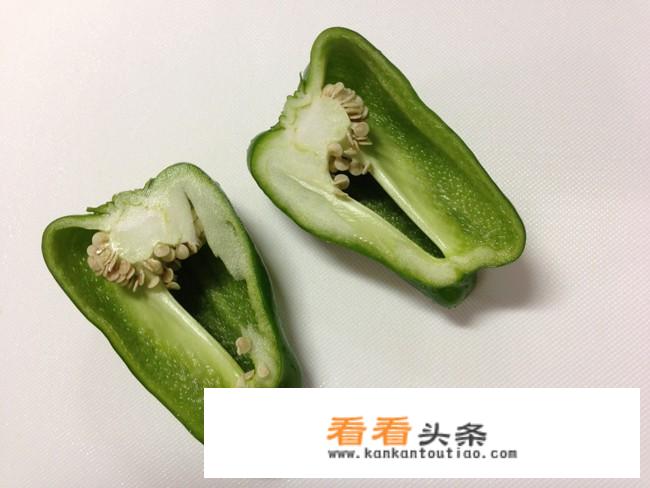 用青椒做盘菜，你会怎么做，用什么辅料做出来最好吃？