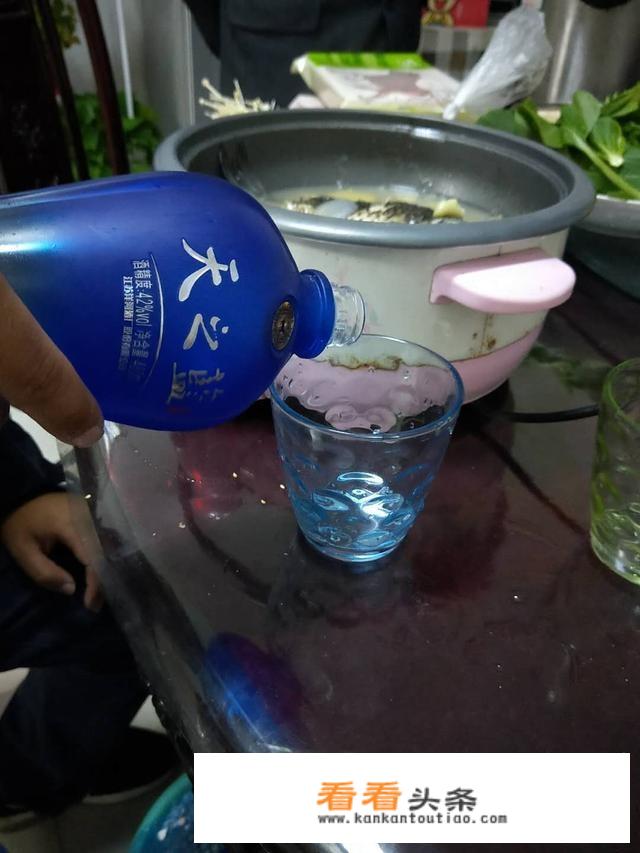 为什么各种酒混在一起喝更容易醉？