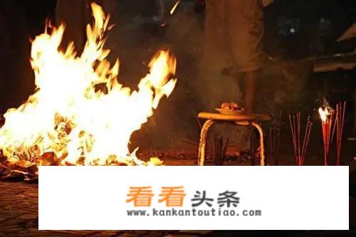 中元节是七月十五，为什么很多农村地区七月十四就“烧包”祭祖了呢？