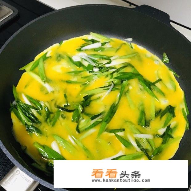 大蒜苗烧什么菜好吃？