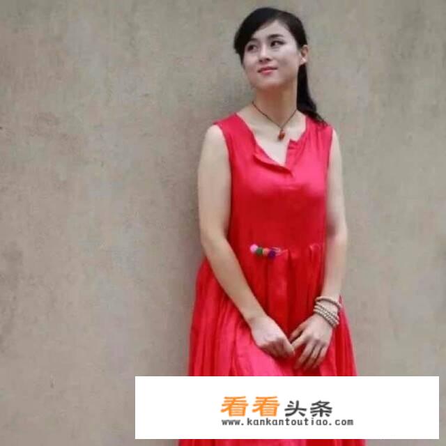 我和女朋友都是大学生，送哪些口红合适点？