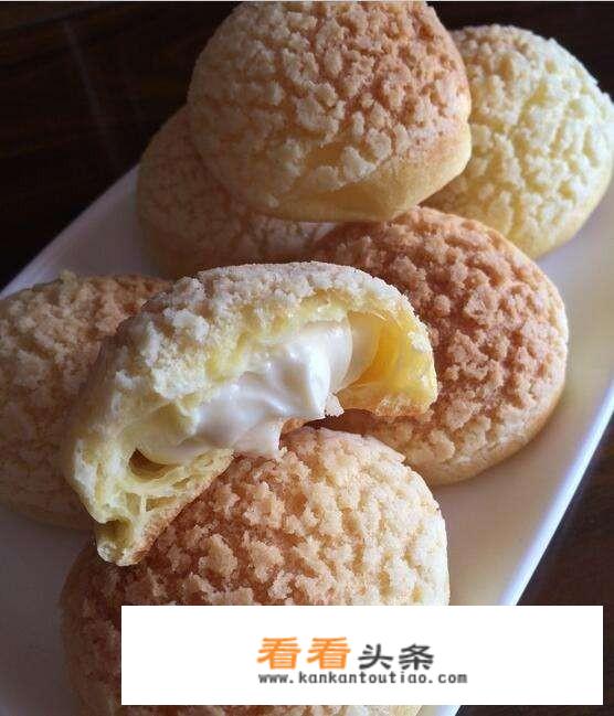 酥皮蛋黄月饼热量是多少？