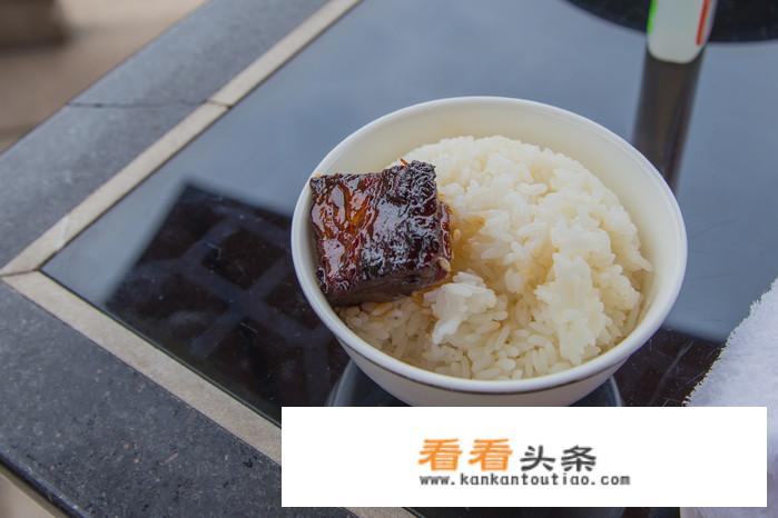 去杭州旅游路线行程和美食有哪些？