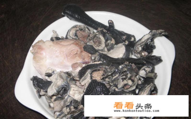 怎样炖乌鸡汤好喝又营养？