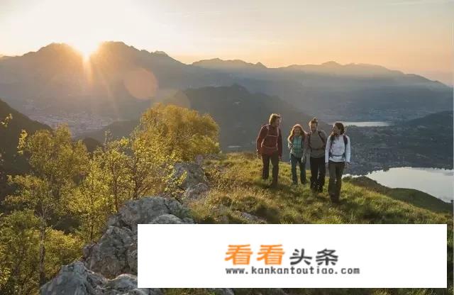 秋游适合去什么地方或者什么活动，爬山还是旅游？