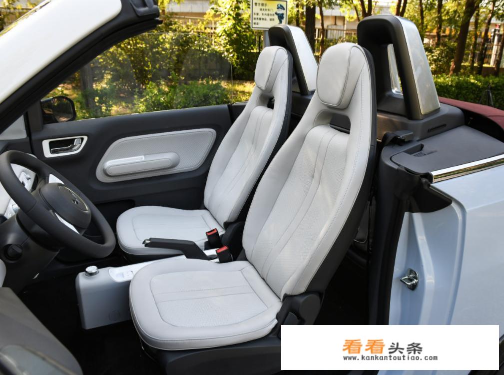 比亚迪眼红吗？五菱造国民敞篷车，造型惊艳，9.9万会火吗？