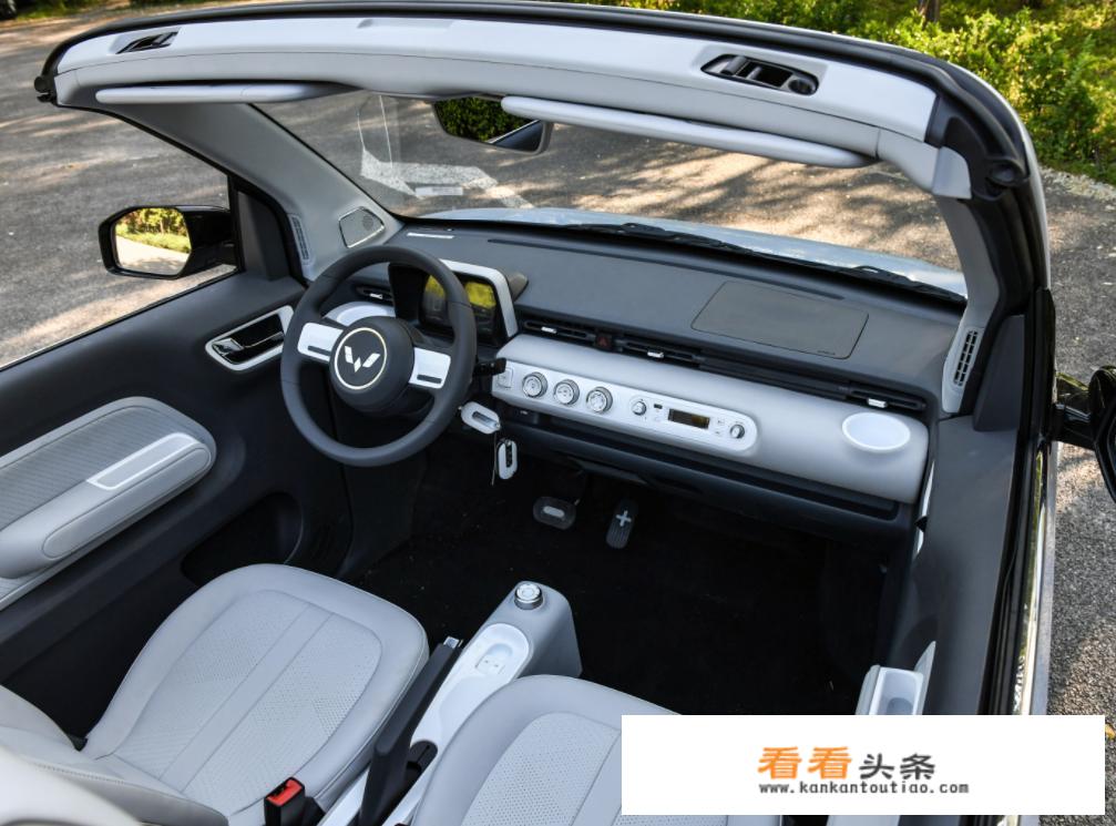 比亚迪眼红吗？五菱造国民敞篷车，造型惊艳，9.9万会火吗？