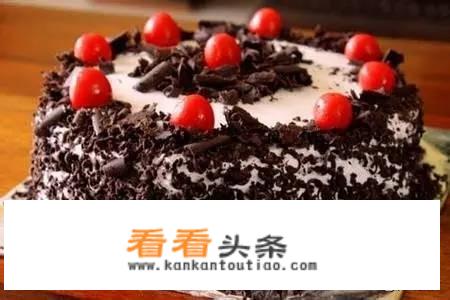 山姆巧克力千层和提拉米苏哪个好吃？