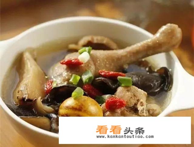 鸡肉煲汤做法？