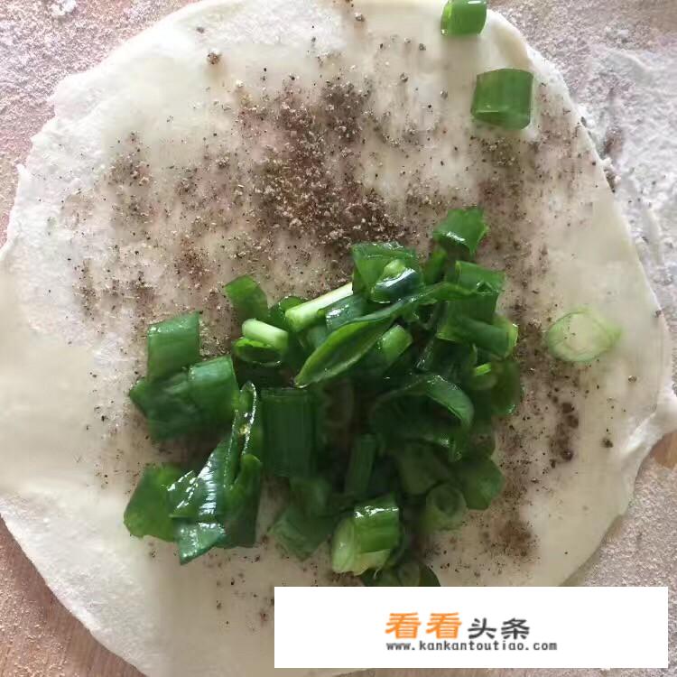 如何 *** 鸡蛋饼？有哪些需要注意的问题？