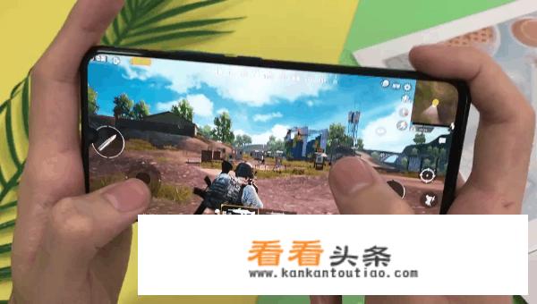 新发布的黑鲨2代手机可以滑屏射击，玩枪击游戏是不是很爽，和iQOO哪个更适合游戏？