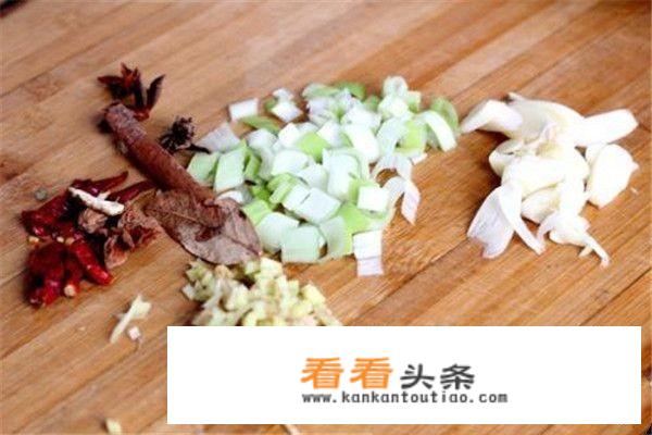 红烧鲤鱼怎么做好吃，鲤鱼的家常菜做法？