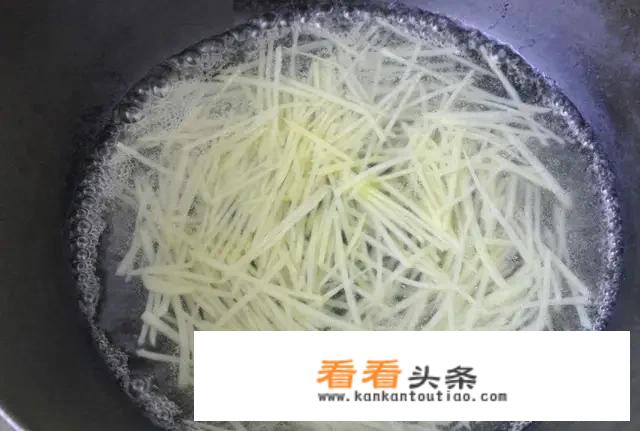 如何炒好酸辣土豆丝？