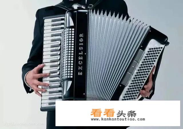 赞美手风琴的诗句有哪些？