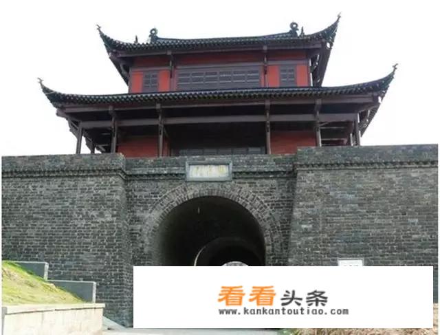8月份武汉一日游适合老人去的地方？