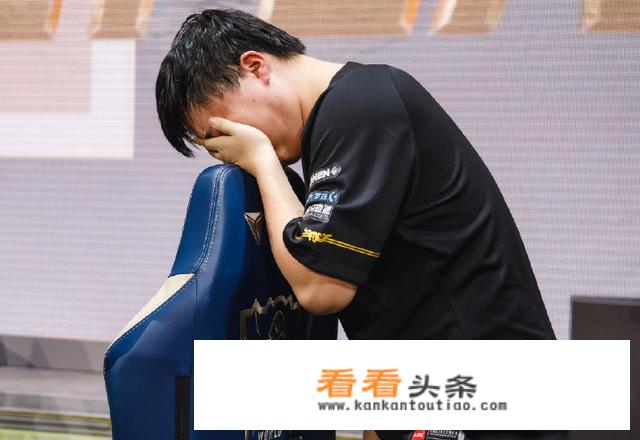 为什么uzi又回虎牙直播了？