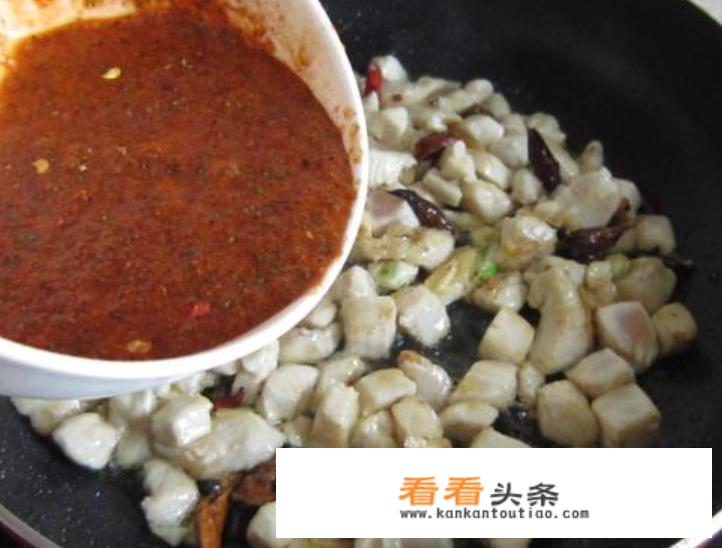 何大厨的宫保鸡丁的家常做法？