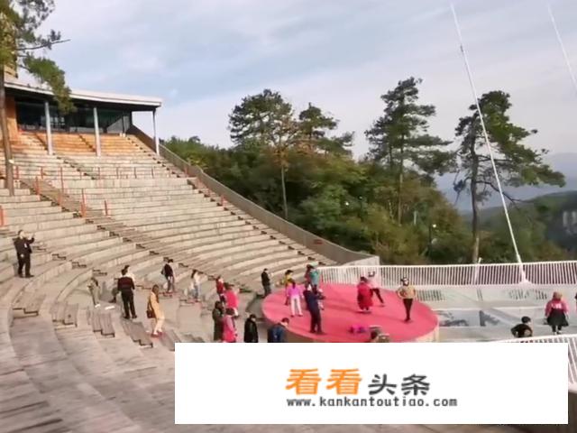 武汉到张家界报团旅游费用？