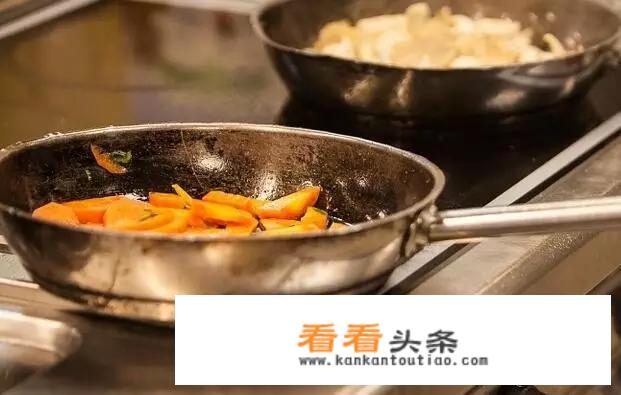 长期炒菜只放油和盐。不吃味精和酱油会怎么样？