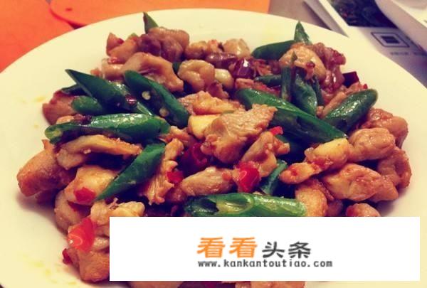 鸡肉拿辣椒做好吃吗？怎么做？