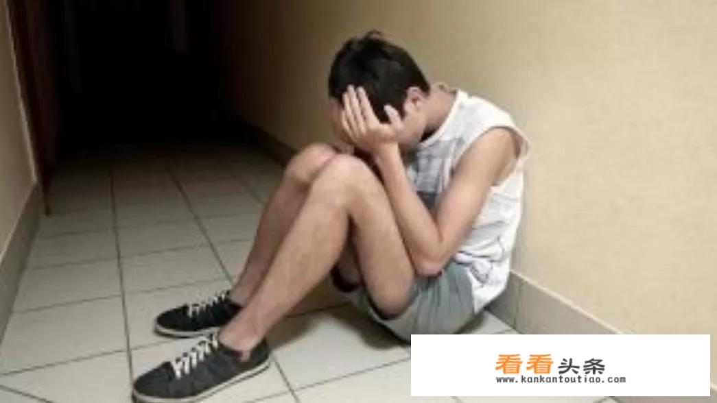 我和同事老婆偷情，被同事发现后，将其妻子打残，我要担责任吗？