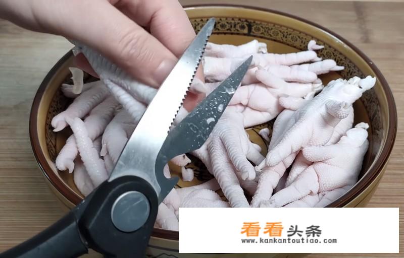 炖鸡爪子最好吃的做法？
